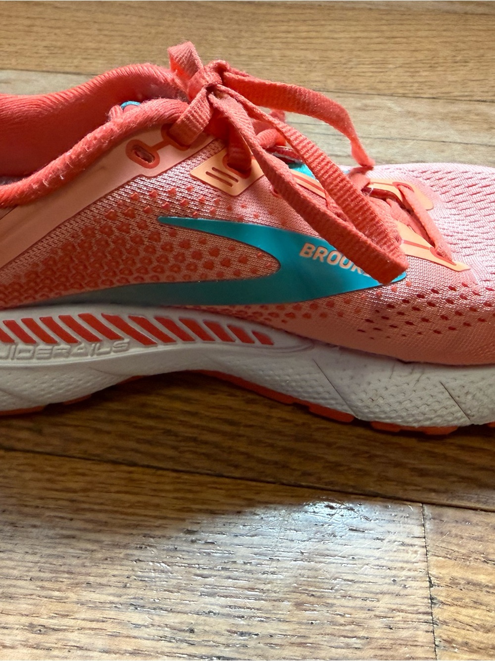 Brooks Adrenaline Coral and Teal Women’s Running Shoes, 7.5. Very good condition - Picture 7 of 9